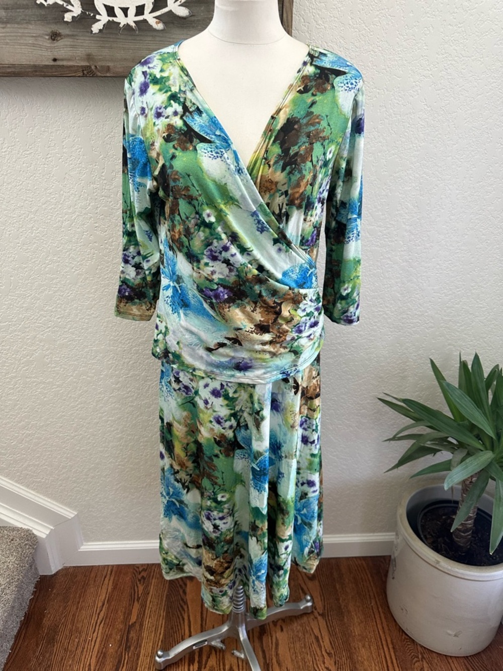 Salaam boutique Floral Green & Blue Wrap-Style Women's Dress XL NWT‎